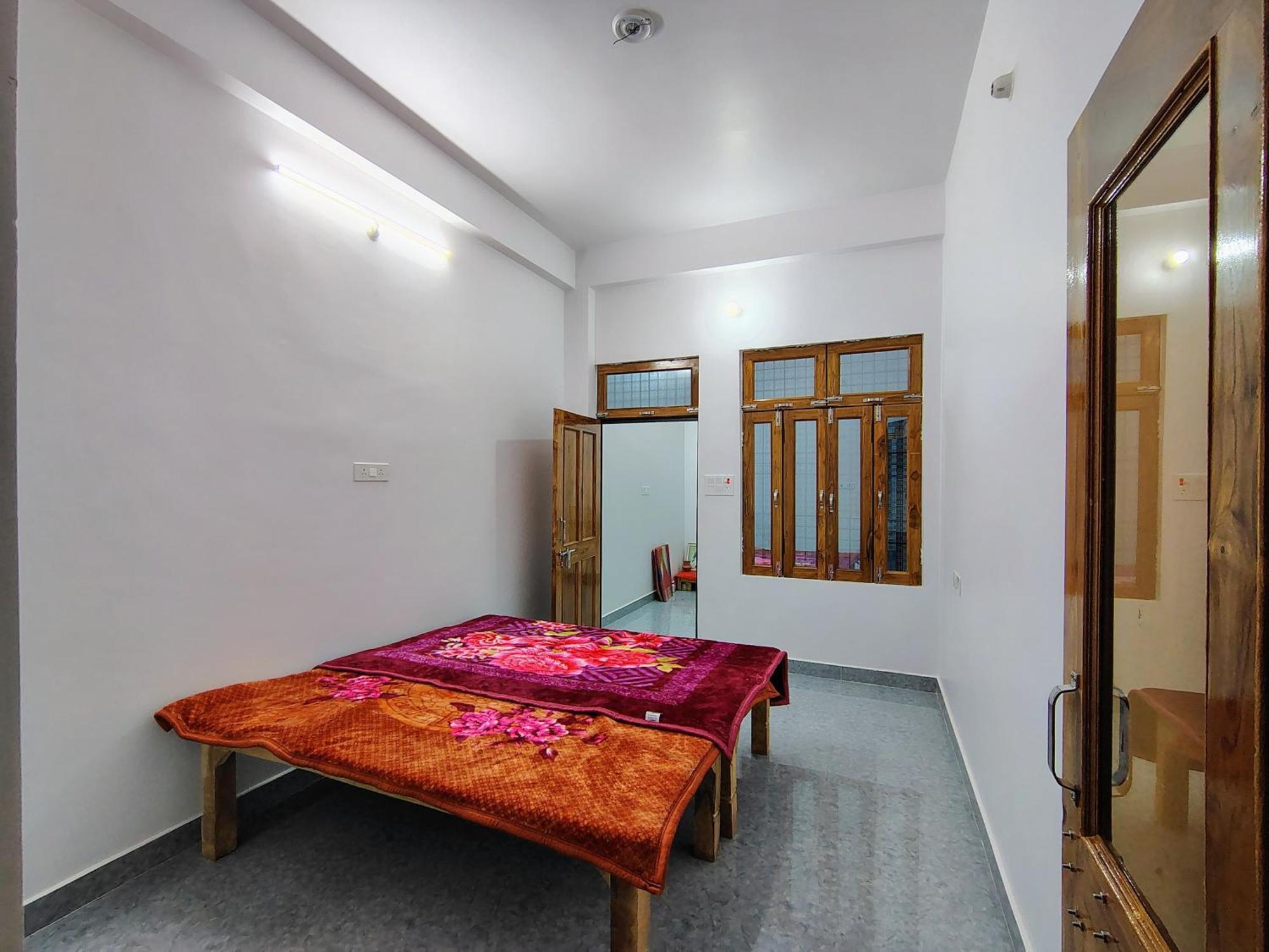 Prabhu Niwas 2 Hotel Prayagraj Exterior photo