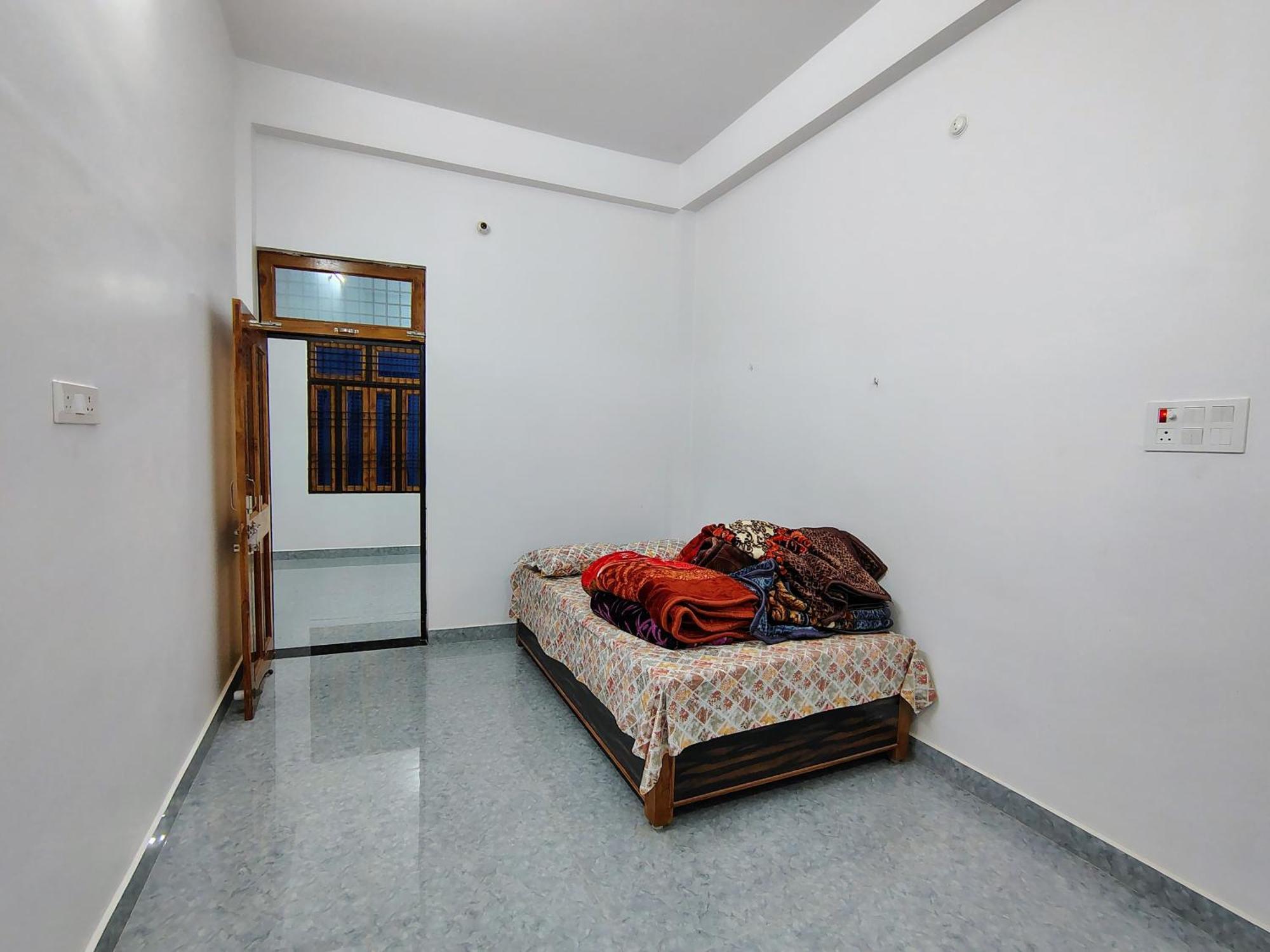 Prabhu Niwas 2 Hotel Prayagraj Exterior photo